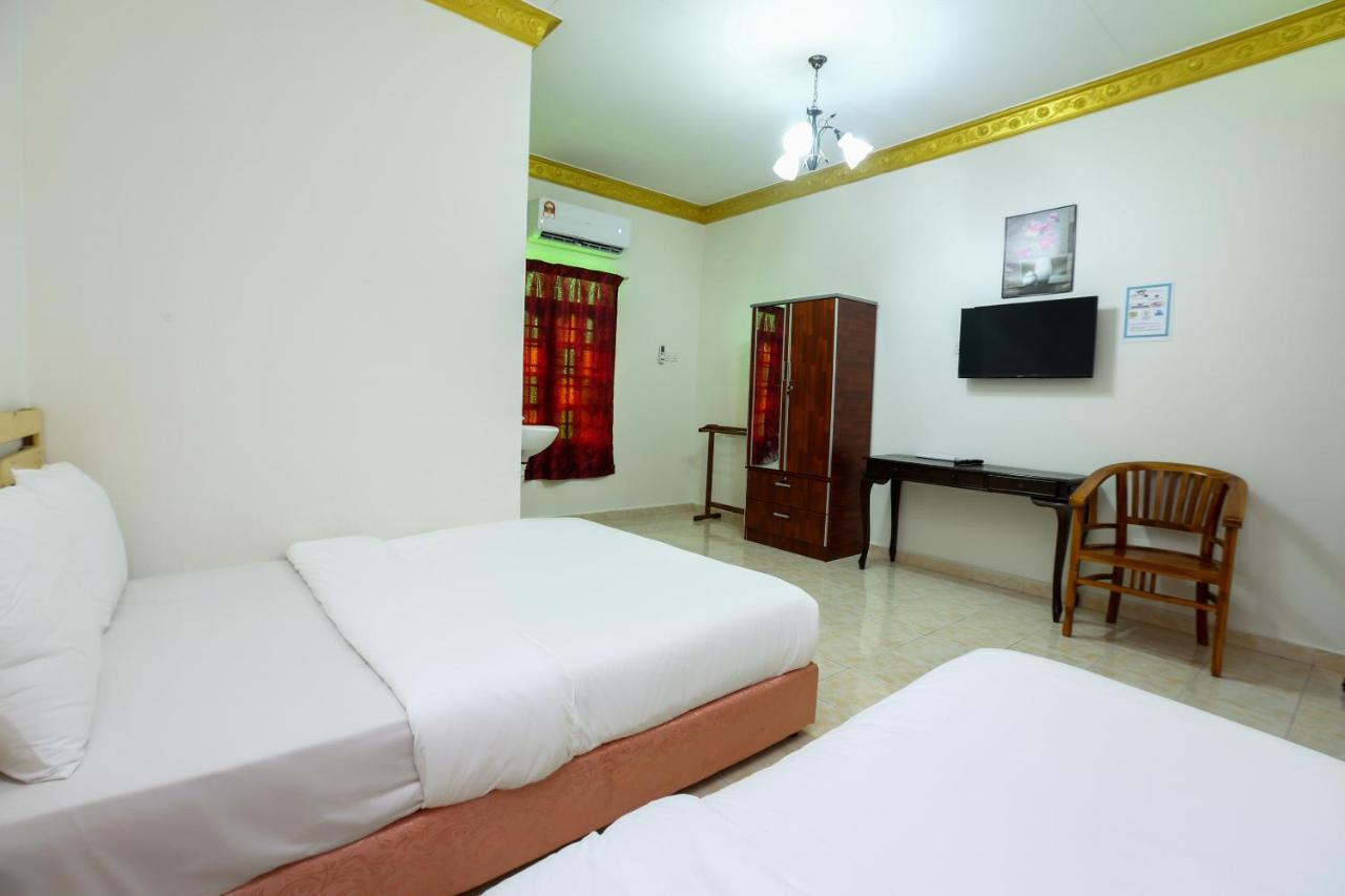 OYO 89887 Chalet Yunie Marang Extérieur photo