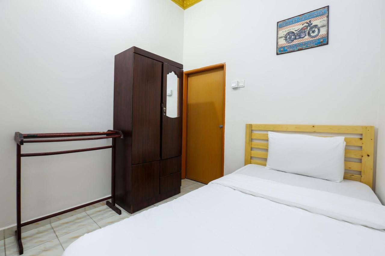 OYO 89887 Chalet Yunie Marang Extérieur photo