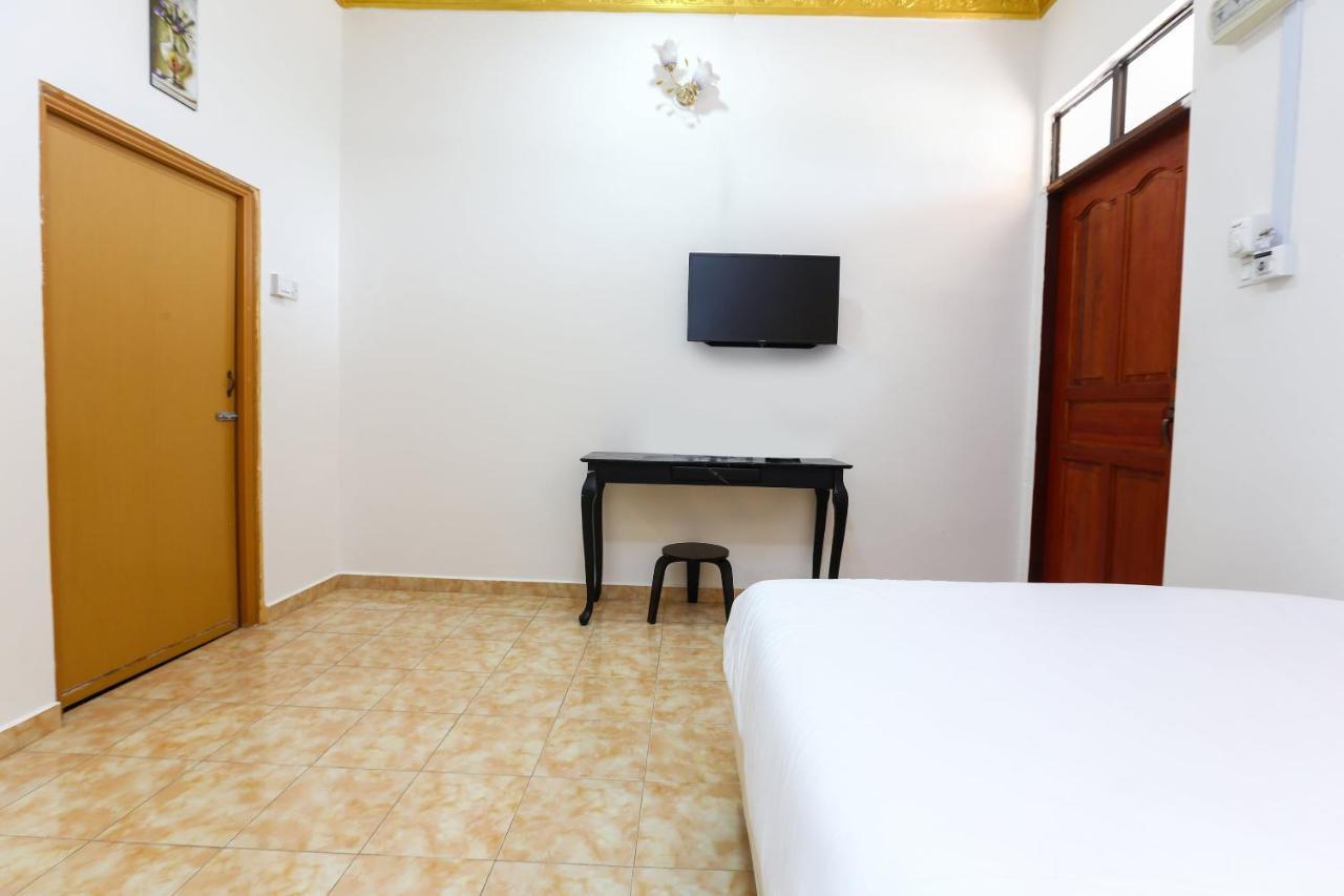 OYO 89887 Chalet Yunie Marang Extérieur photo