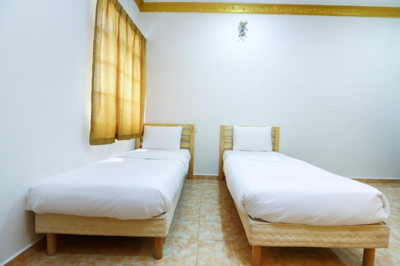 OYO 89887 Chalet Yunie Marang Extérieur photo