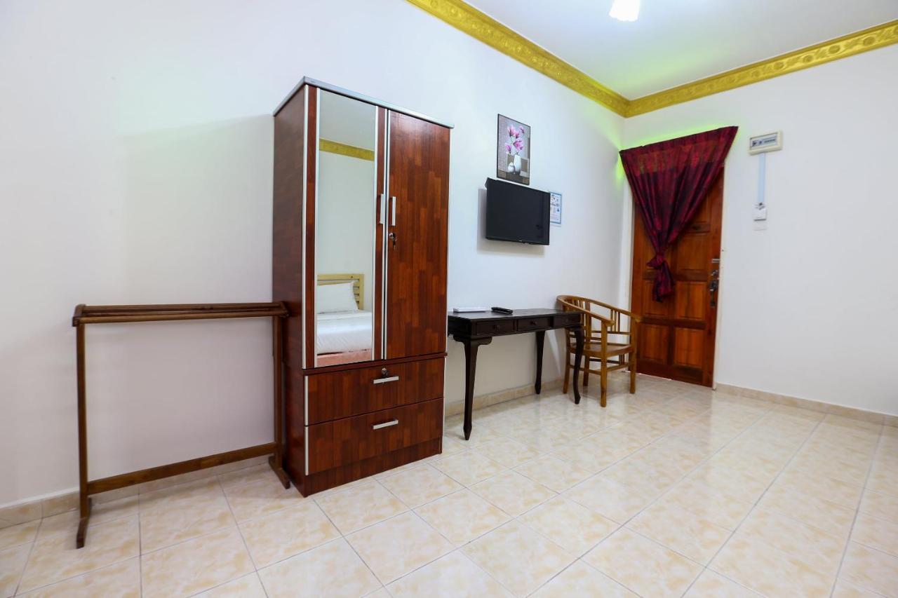 OYO 89887 Chalet Yunie Marang Extérieur photo