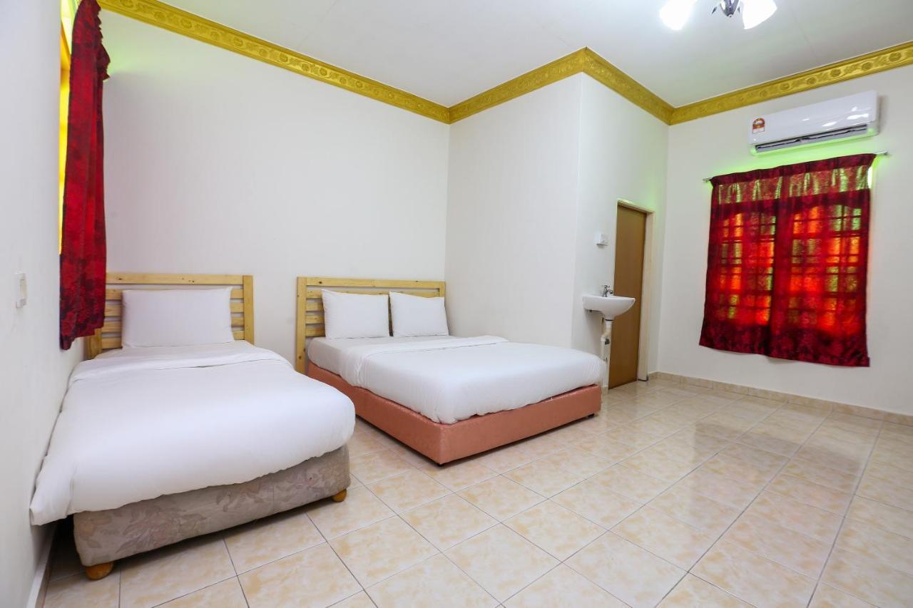 OYO 89887 Chalet Yunie Marang Extérieur photo